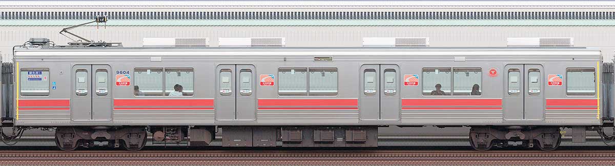東急9000系デハ9604山側の側面写真