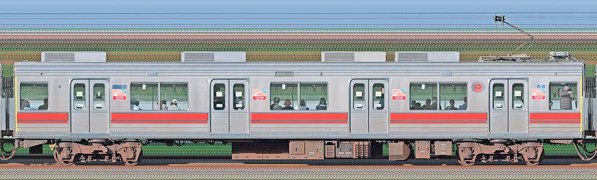 東急9000系デハ9607海側の側面写真