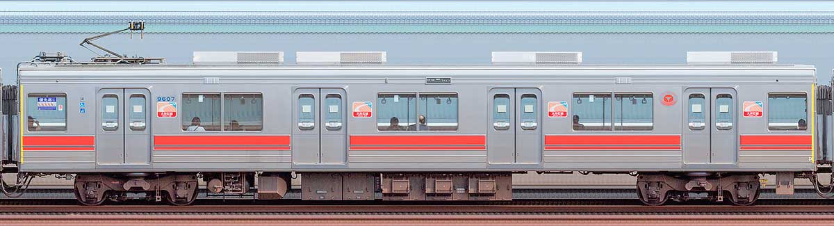東急9000系デハ9607山側の側面写真