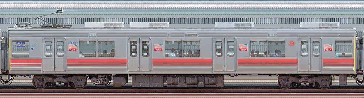 東急9000系デハ9608山側の側面写真