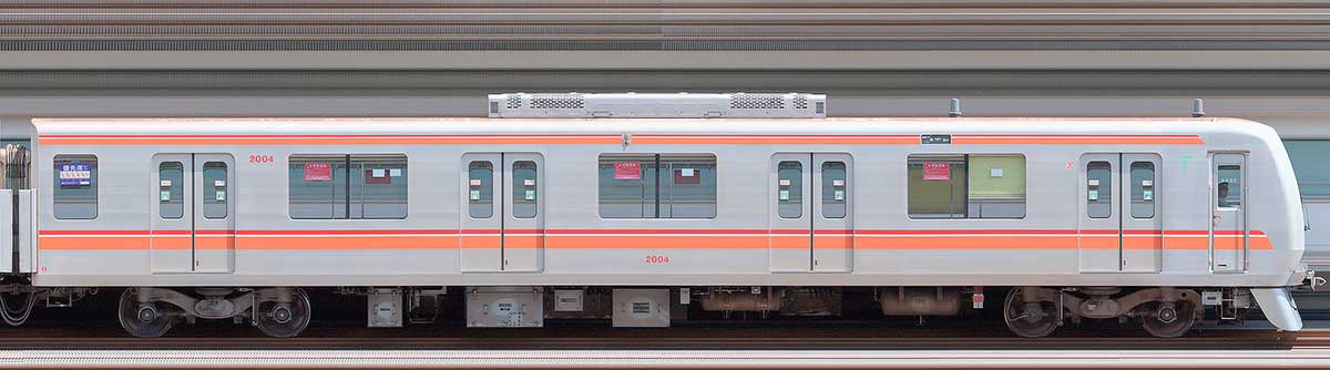 東葉高速鉄道2000系2004山側の側面写真
