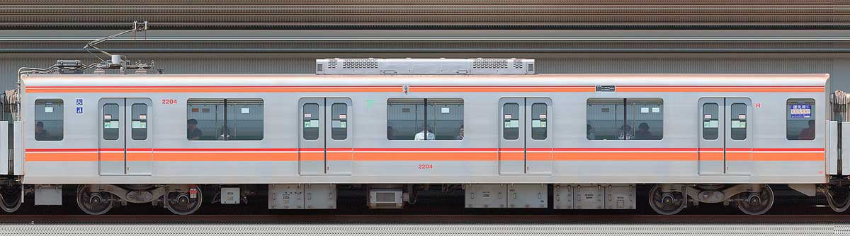東葉高速鉄道2000系2204海側の側面写真