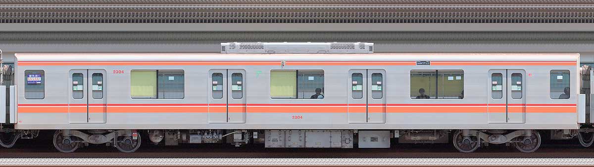東葉高速鉄道2000系2304山側の側面写真