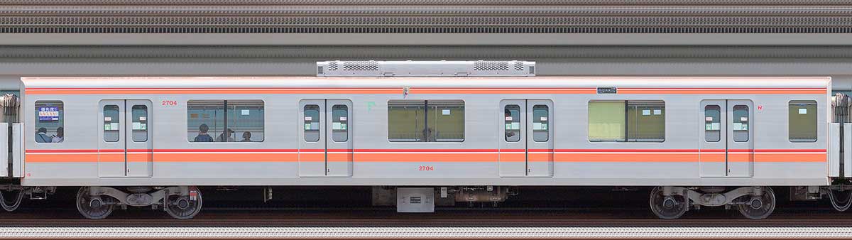東葉高速鉄道2000系2704山側の側面写真