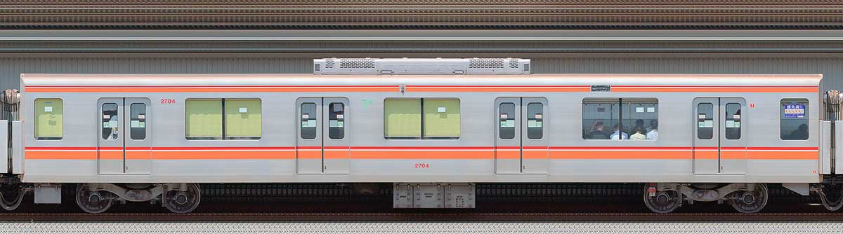 東葉高速鉄道2000系2704海側の側面写真