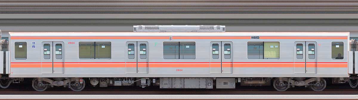 東葉高速鉄道2000系2904山側の側面写真