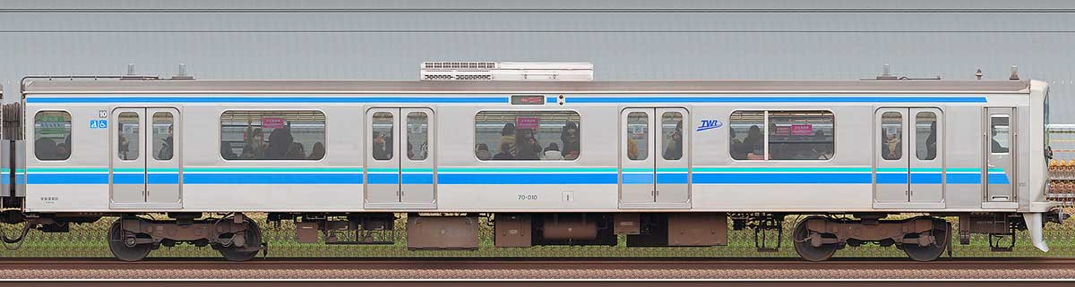 東京臨海高速鉄道70-000形70-010海側の側面写真