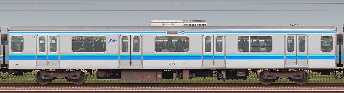 東京臨海高速鉄道70-000形70-012海側の側面写真