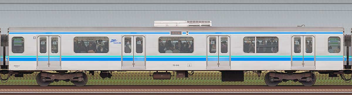東京臨海高速鉄道70-000形70-016海側の側面写真