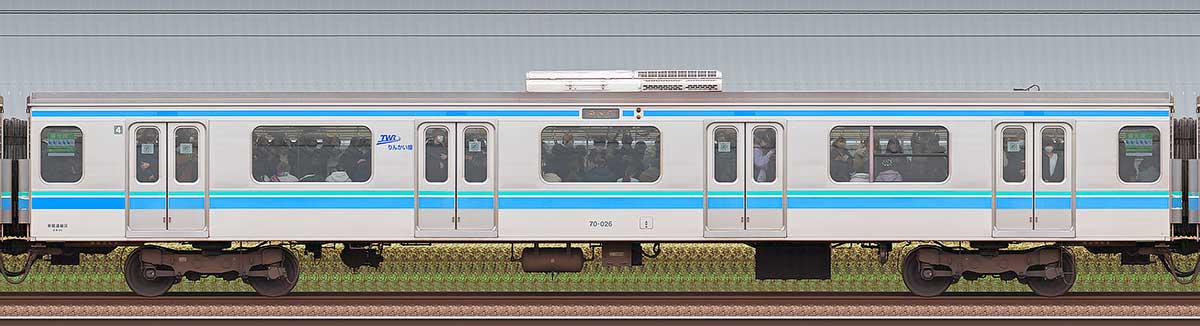 東京臨海高速鉄道70-000形70-026海側の側面写真