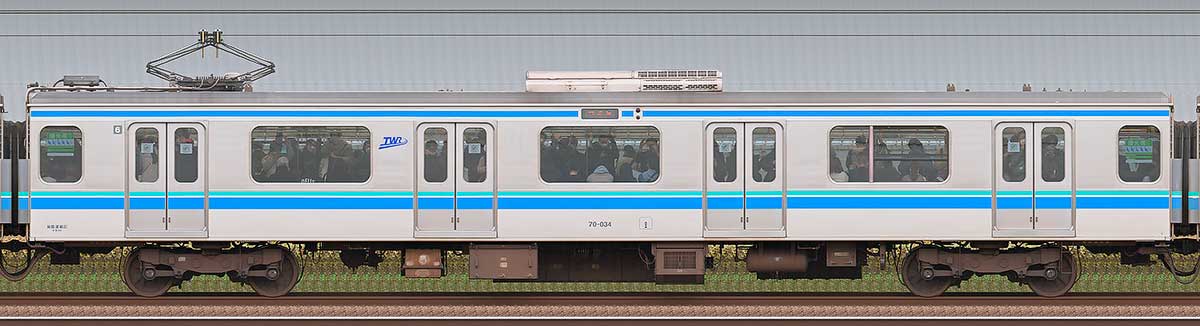 東京臨海高速鉄道70-000形70-034海側の側面写真