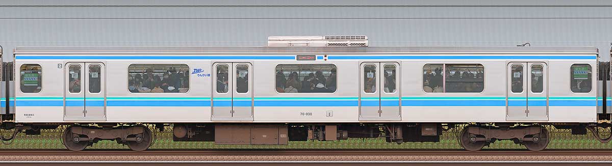 東京臨海高速鉄道70-000形70-038海側の側面写真