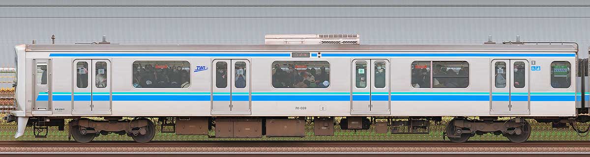 東京臨海高速鉄道70-000形70-039海側の側面写真