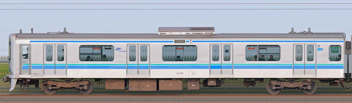 東京臨海高速鉄道70-000形70-079海側の側面写真
