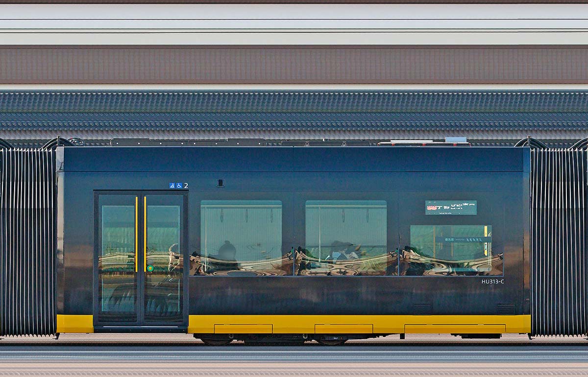 宇都宮ライトレールHU300形「ライトライン」HU313-C非公式側の側面写真