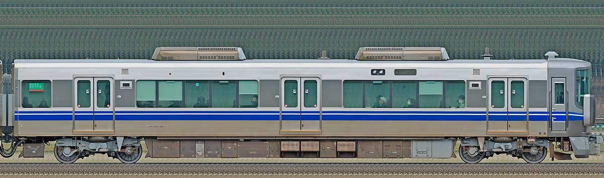 JR西日本521系クモハ521-29東側の側面写真