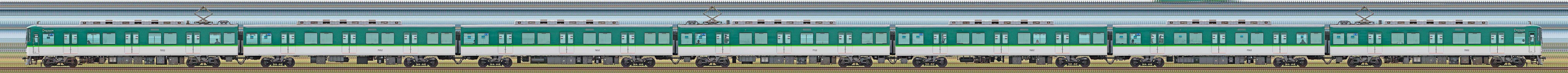 京阪7000系リニューアル車7002編成（山側）の編成サイドビュー
