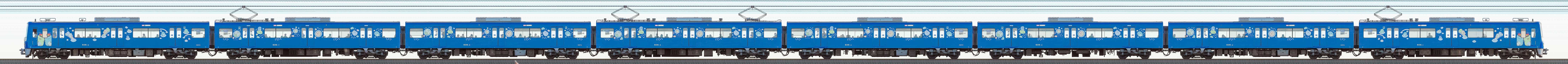 京急電鉄 600形（3次車）606編成「京急ブルースカイトレイン 空と海すいすい号」（山側）の編成サイドビュー