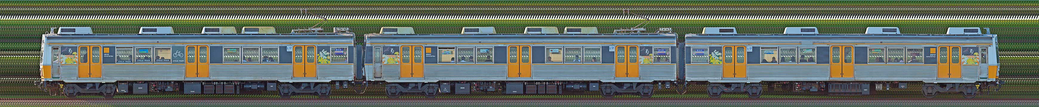 豊橋鉄道1800系1810編成「菊号」(偶数側)の編成サイドビュー