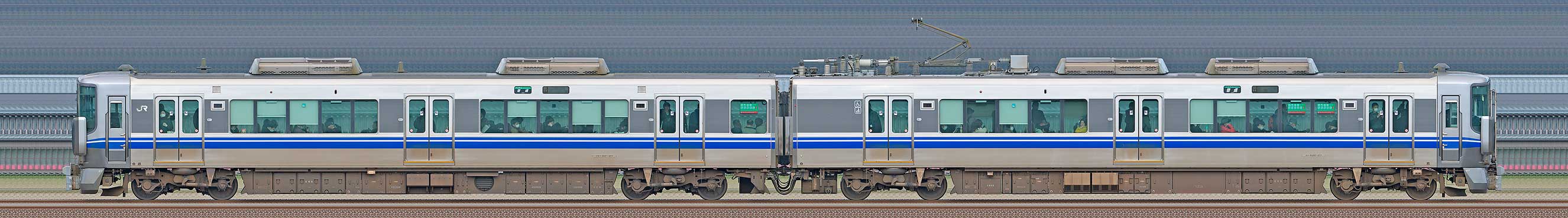 JR西日本521系2次車 金沢総合車両所 敦賀支所 G22編成（西側）の編成サイドビュー