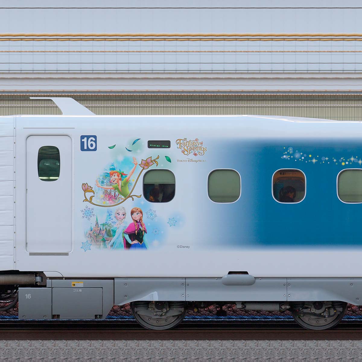 JR東海N700系「Wonderful Dreams Shinkansen」784-1025の側面