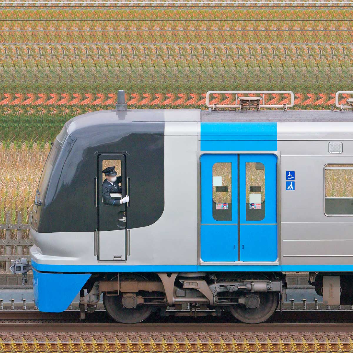 千葉ニュータウン鉄道9100形「C-Flyer」9118編成（海側）｜RailFile.jp