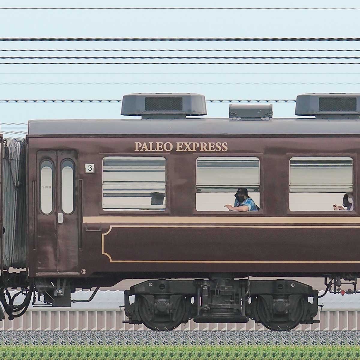 JR東日本12系客車・秩父鉄道12系客車 - 鉄道模型の総合メーカー