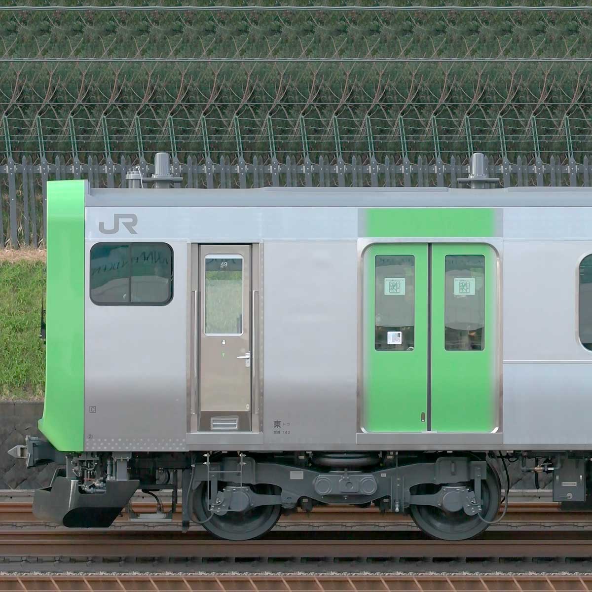 JR東日本E235系クハE235-49の側面写真｜RailFile.jp｜鉄道車両