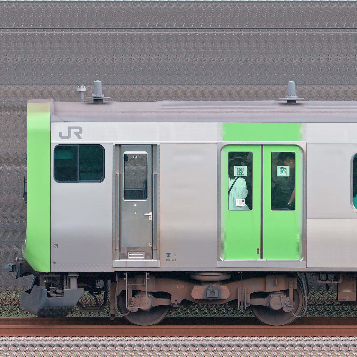 tomix限定品 E235 トウ04編成　全車TN化、室内灯組み込み施工 Nゲージ】 TOMIX E235系山手線をパーツ取付、TNカプラー化