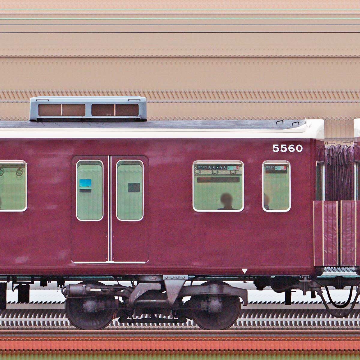 阪急5000系C#5560の側面写真｜RailFile.jp｜鉄道車両サイド