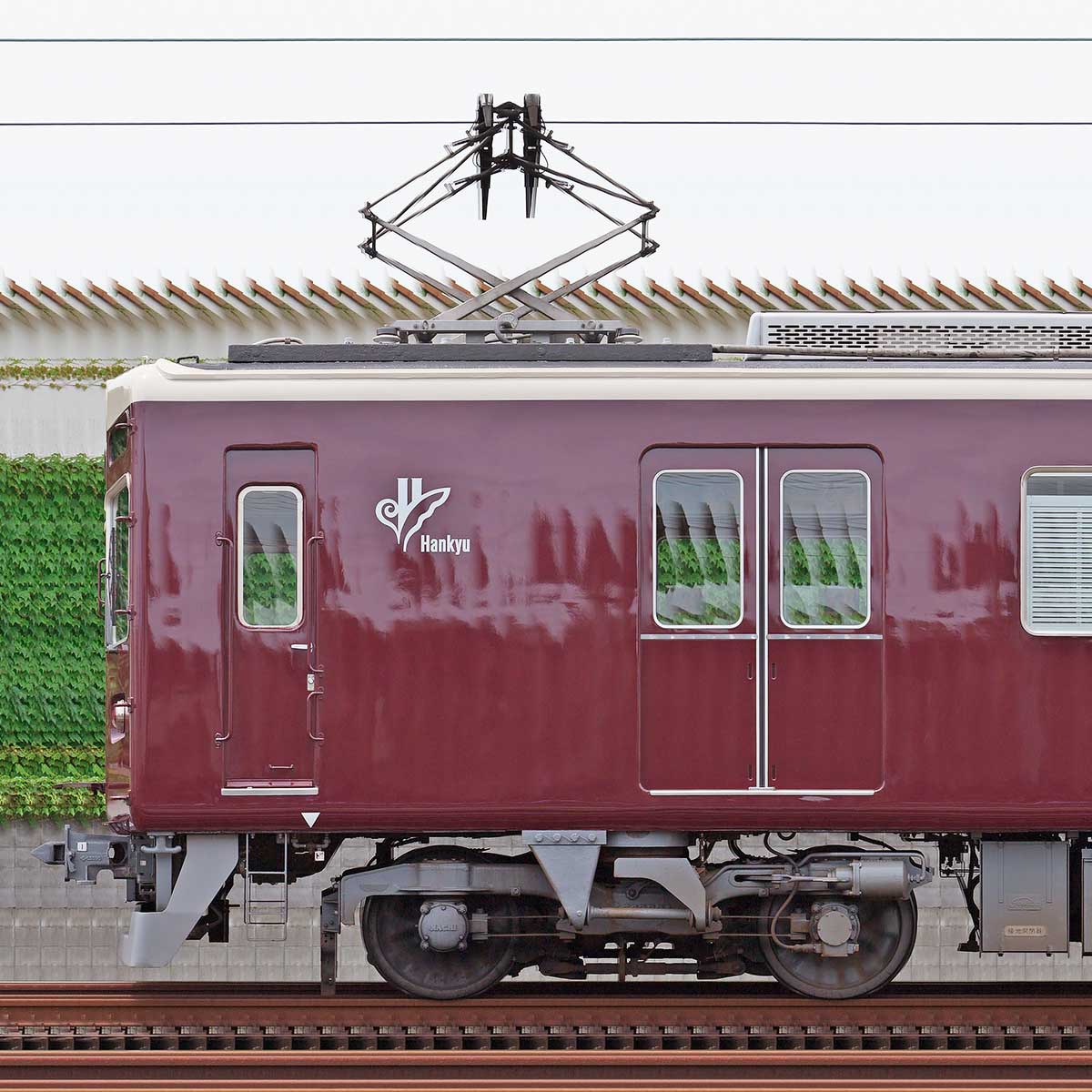 阪急6000系6012編成（山側）｜RailFile.jp｜鉄道車両サイドビューの図鑑