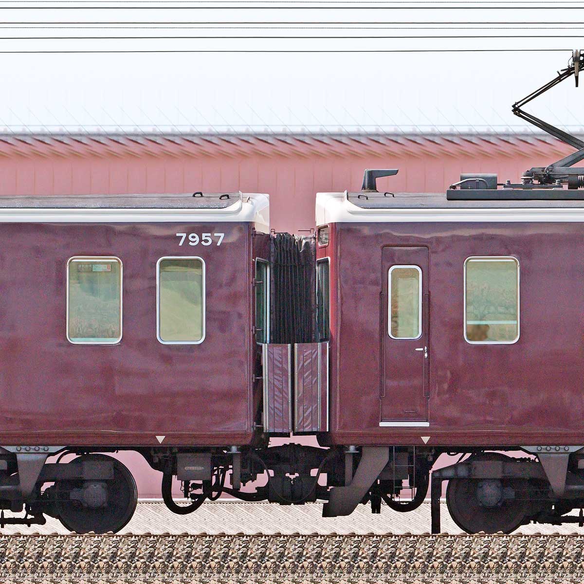 阪急7300系7327編成＋7307編成（東側）｜RailFile.jp｜鉄道車両サイドビューの図鑑