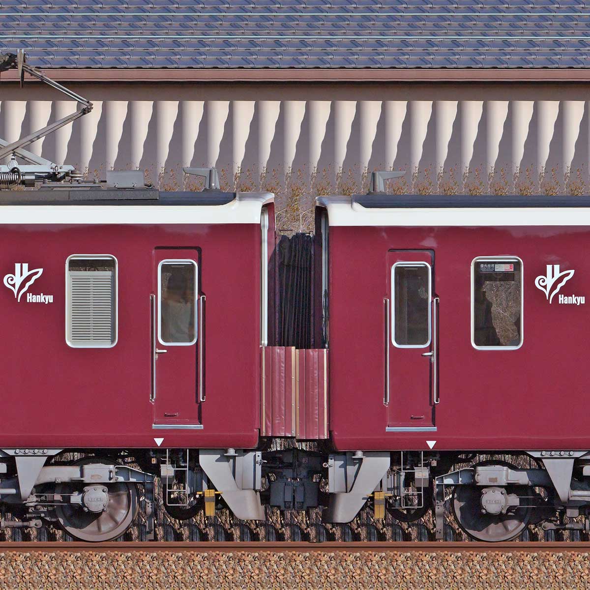 阪急8300系機器更新車8310編成＋8330編成（西側）｜RailFile.jp