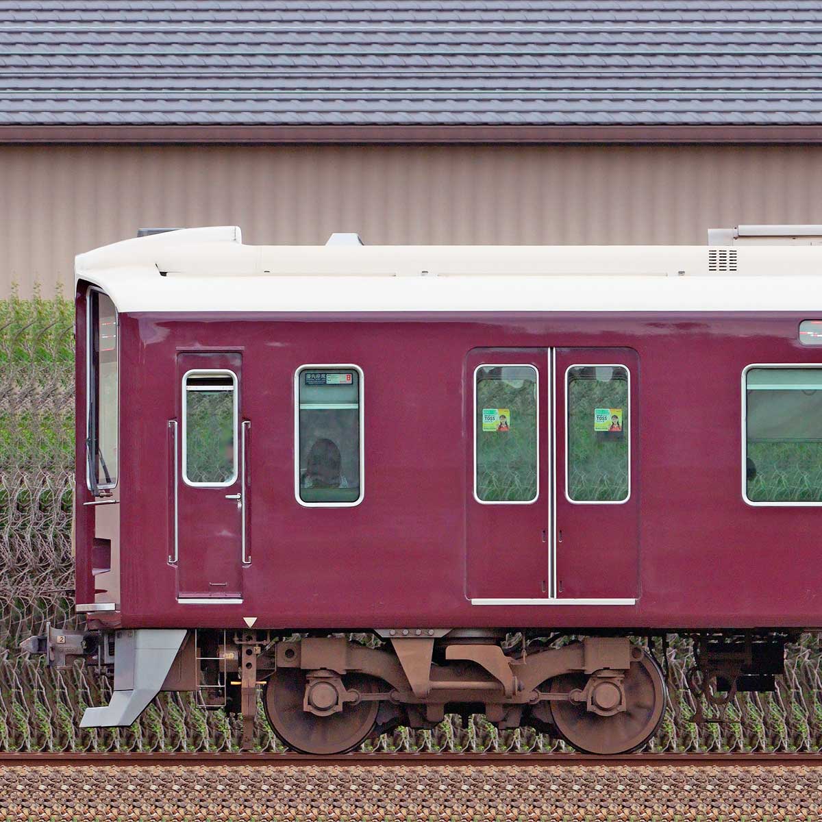 阪急9300系・2300系9304編成「PRiVACE」連結後（西側）｜RailFile.jp