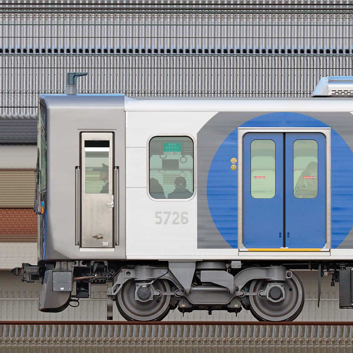 阪神5700系「ジェット・シルバー5700」5725編成（浜側