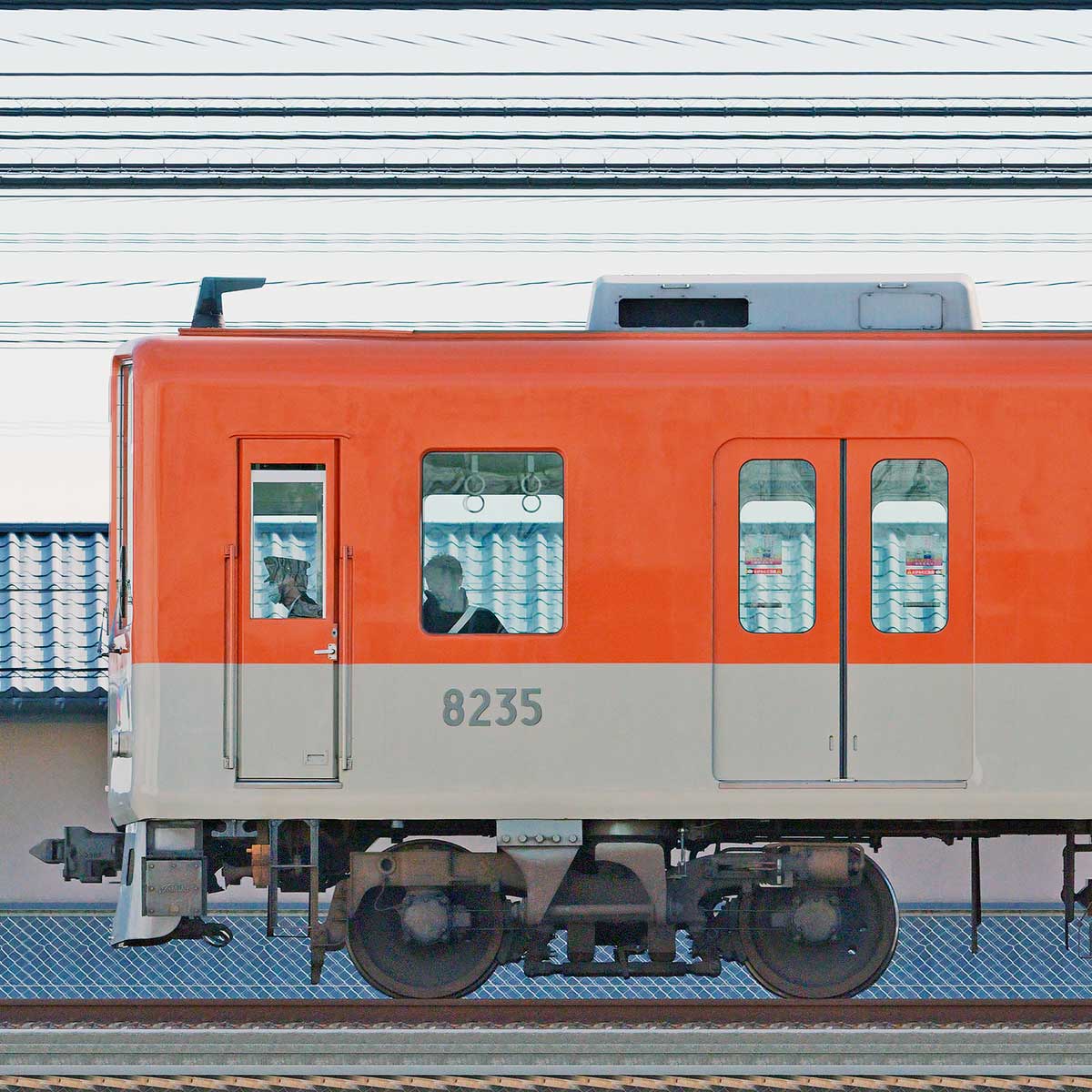阪神8000系8235編成（山側）｜RailFile.jp｜鉄道車両サイドビューの図鑑