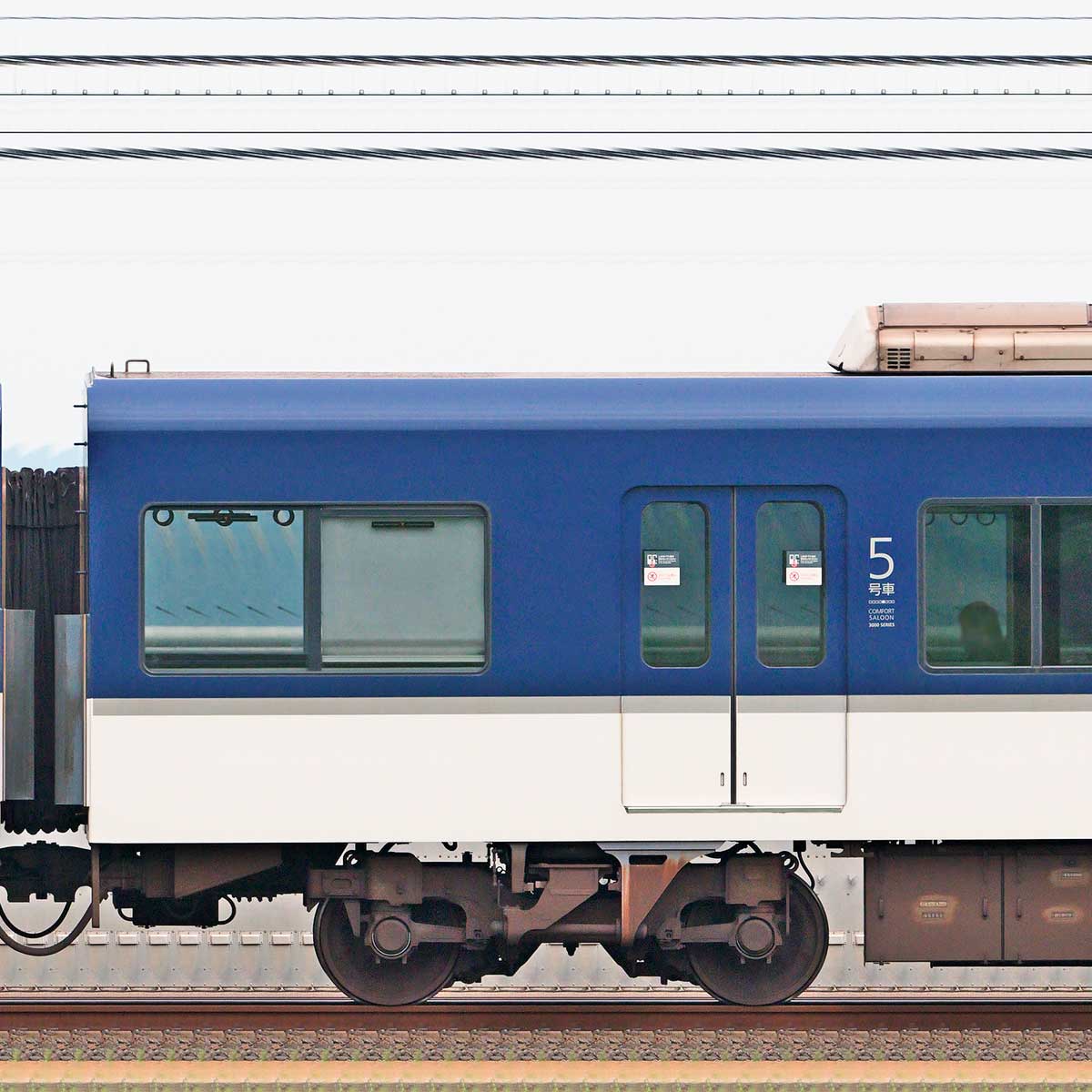 京阪3000系3151の側面写真｜RailFile.jp｜鉄道車両サイドビュー