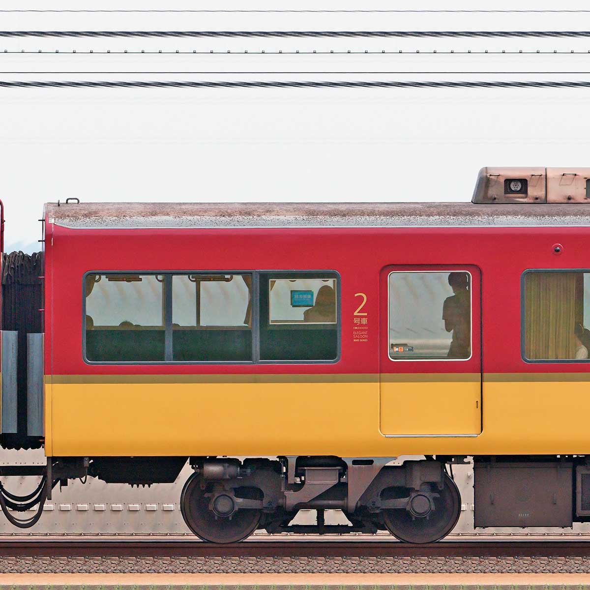 京阪8000系8101の側面写真｜RailFile.jp｜鉄道車両サイドビュー
