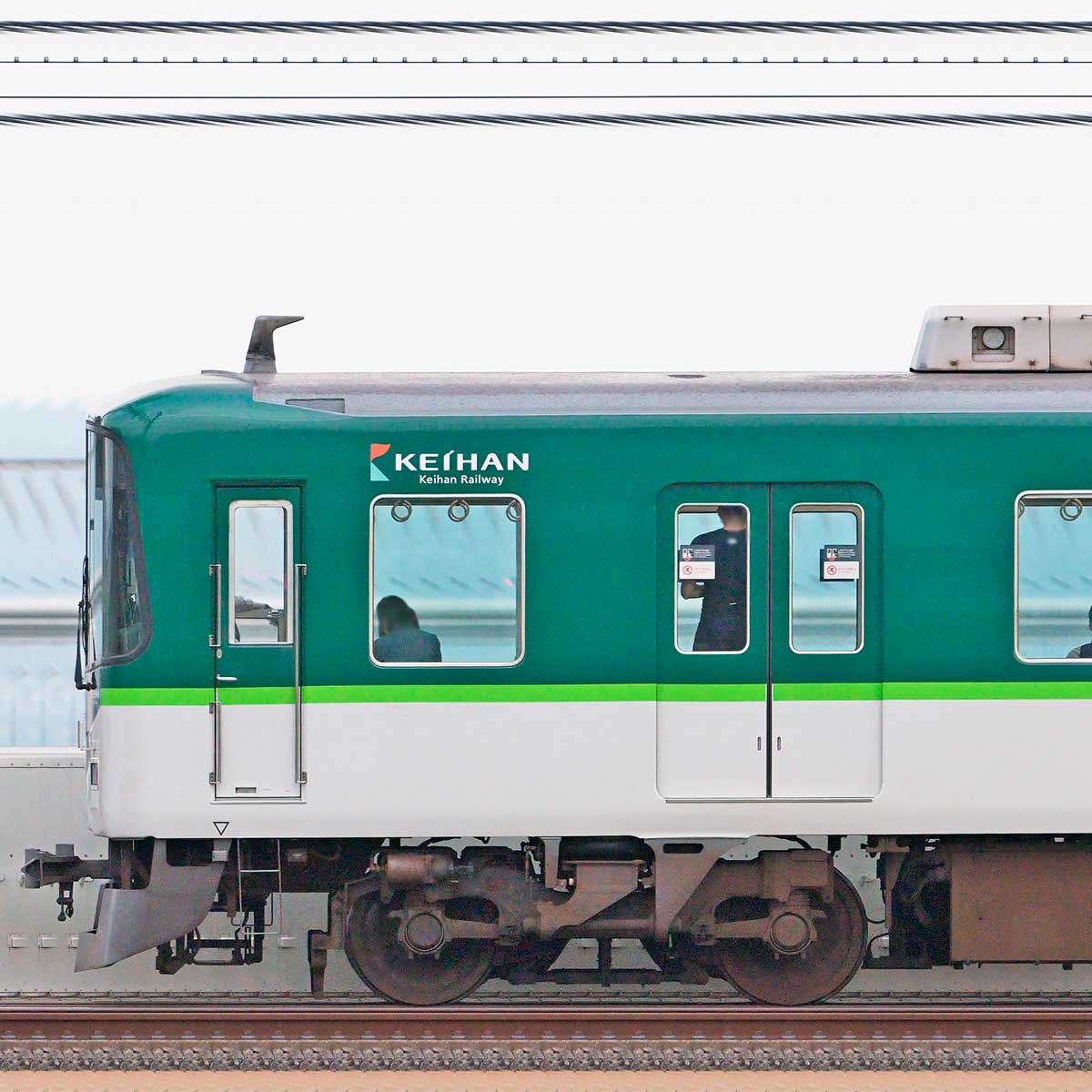京阪9000系9002編成（川側）｜RailFile.jp｜鉄道車両サイド