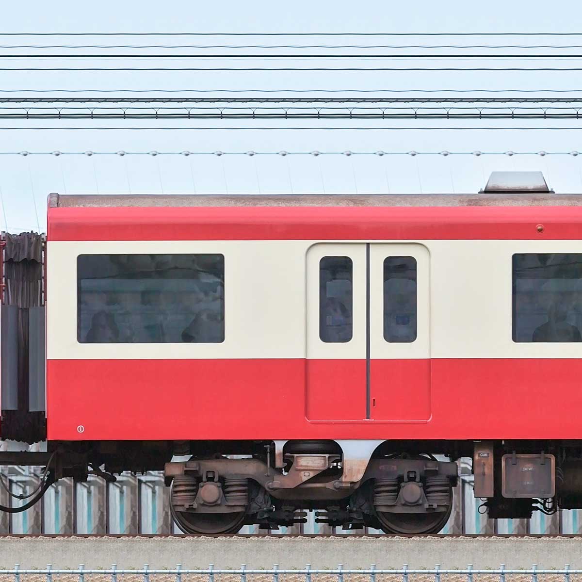 京急電鉄 新1000形（2次車）デハ1029の側面写真｜RailFile.jp