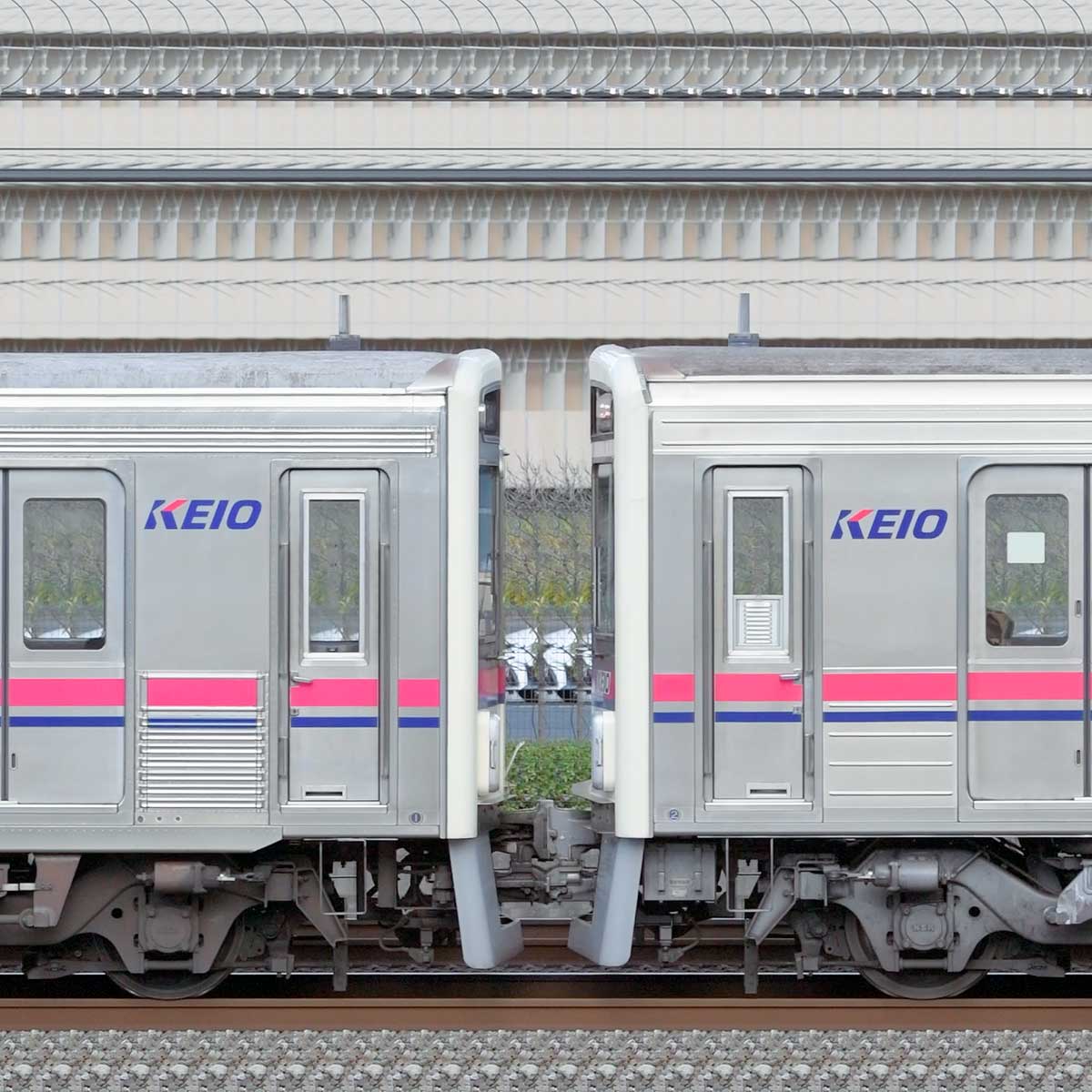 京王電鉄7000系7804編成+7704編成(海側)|RailFile.jp|鉄道 京王電鉄7000系7804編成+7704編成(海側)|RailFile.jp|鉄道