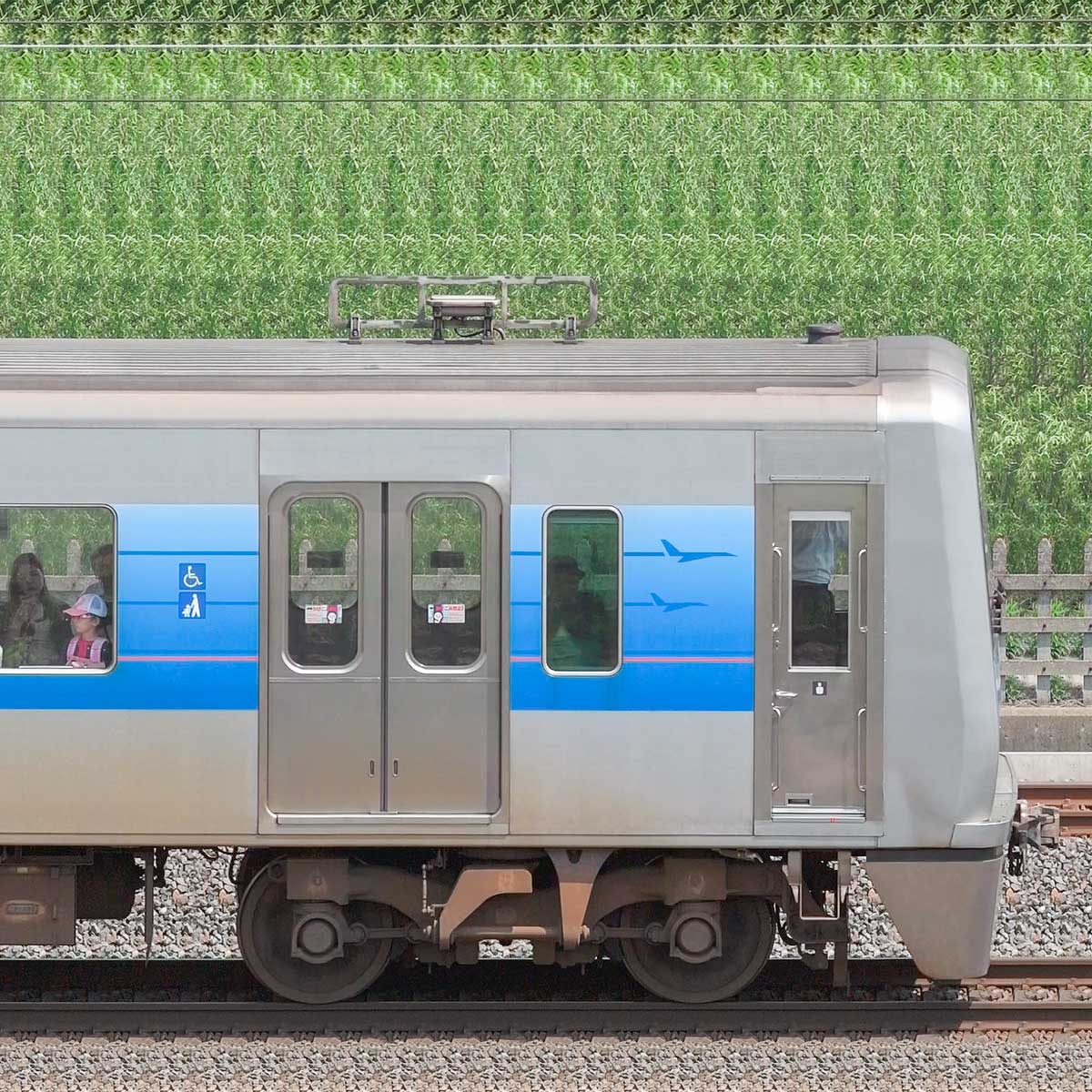 京成3000形（7次車／3050形）3052-1（デザイン変更前）の側面写真｜RailFile.jp｜鉄道車両サイドビューの図鑑