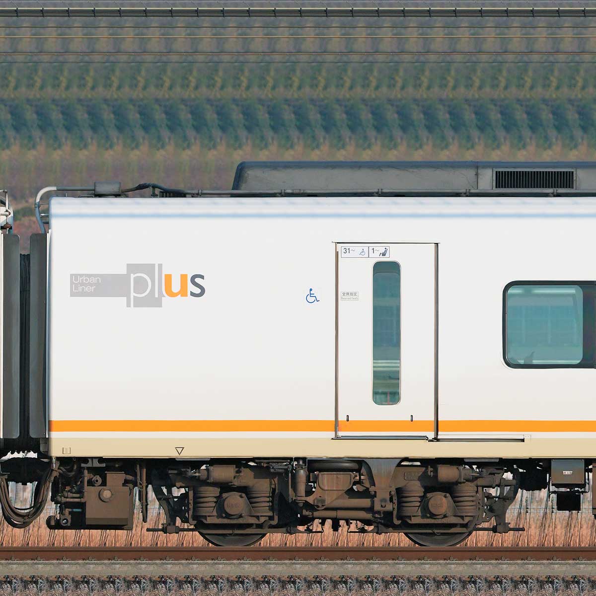 近鉄形式板　モ8210 近鉄8810系モ8817の側面写真｜RailFile.jp｜鉄道車両サイドビューの図鑑