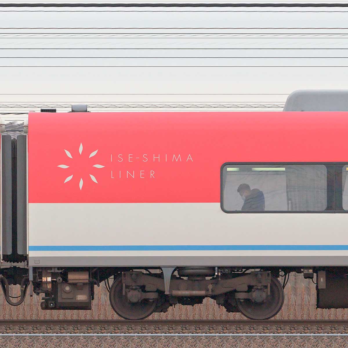 近鉄23000系「伊勢志摩ライナー」モ23405の側面写真｜RailFile