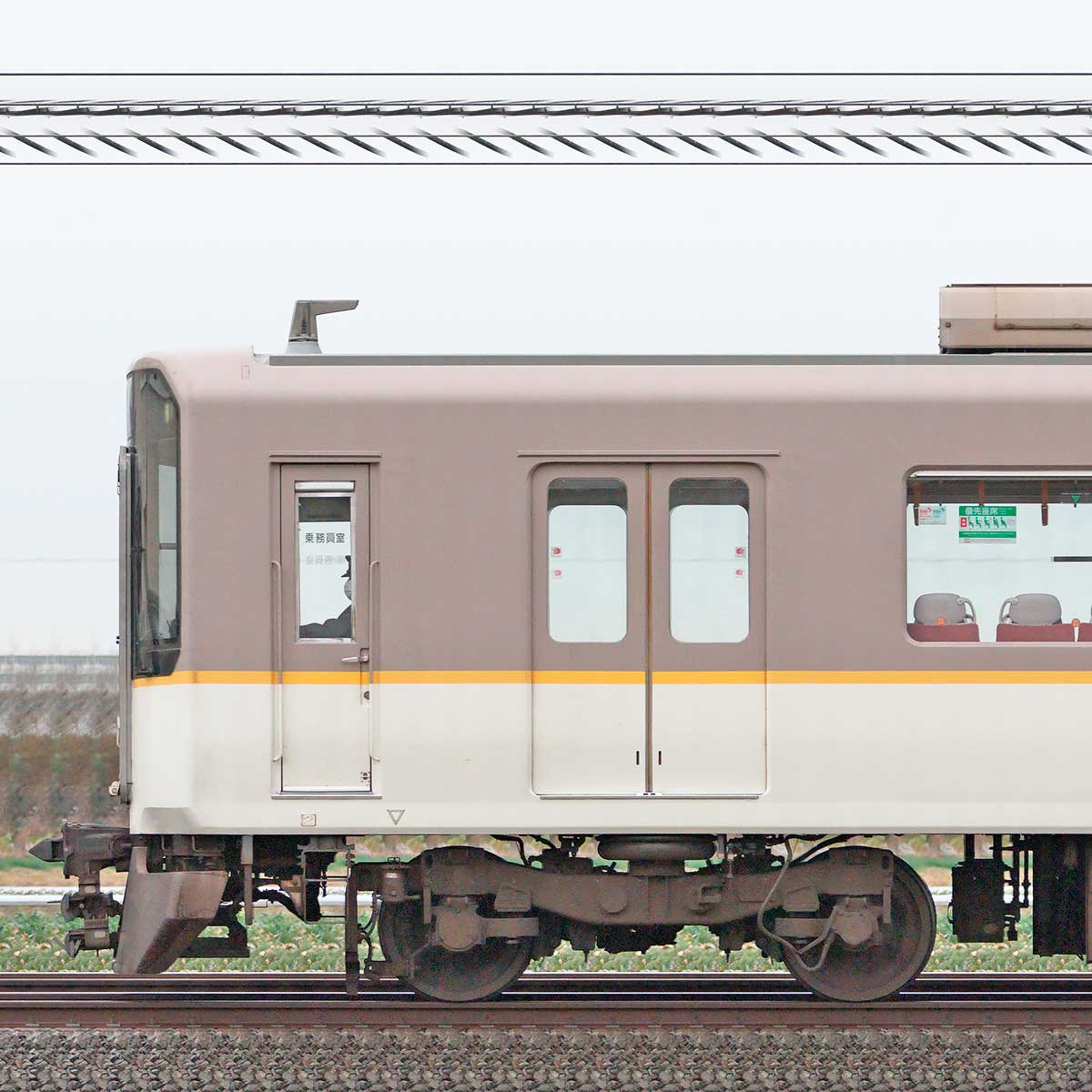 近鉄5820系「L/Cカー」DF51・5851編成（北側）｜RailFile.jp｜鉄道車両 