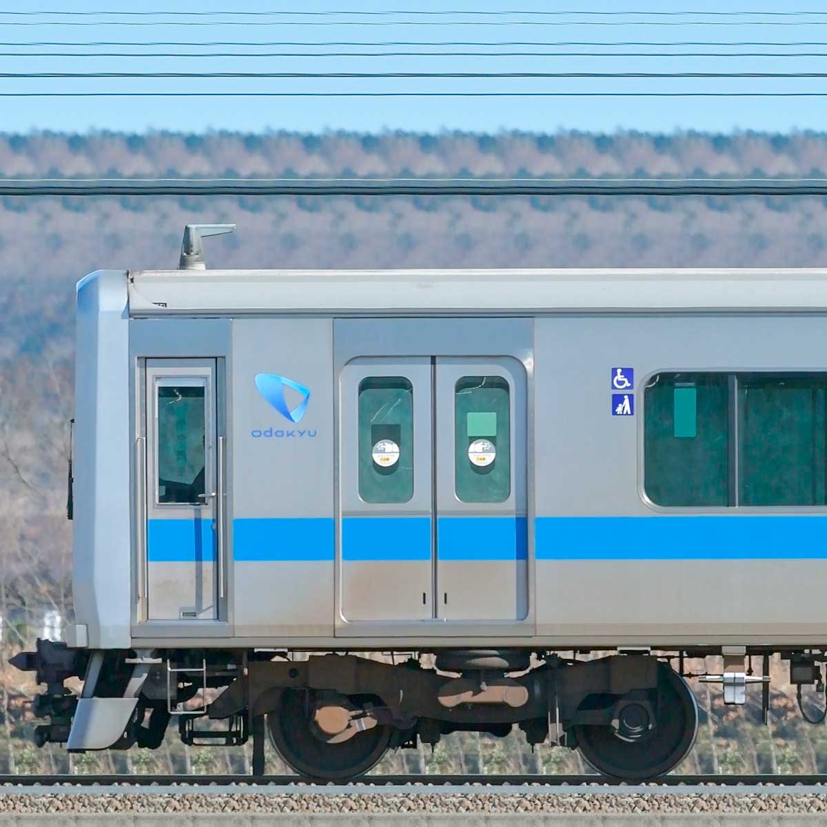 小田急3000形クハ3256（インペリアルブルー）の側面写真｜RailFile.jp