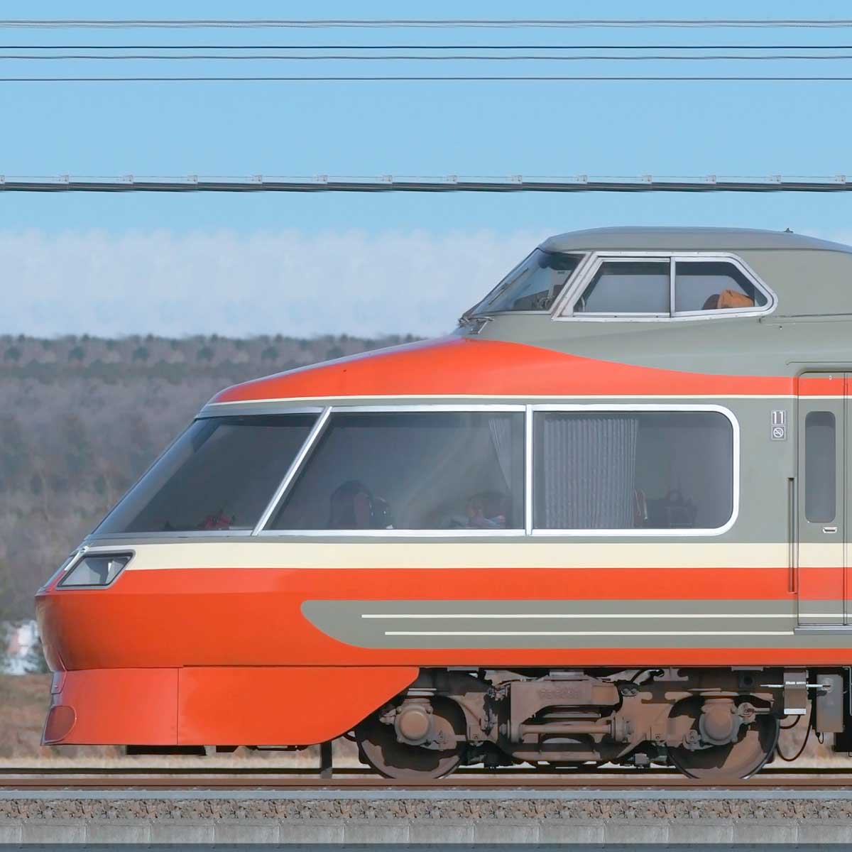 小田急7000形ロマンスカー「LSE」7004×11（山側）｜RailFile.jp｜鉄道