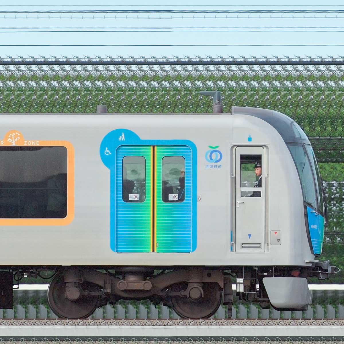 西武40000系クハ40002の側面写真｜RailFile.jp｜鉄道車両サイドビュー 