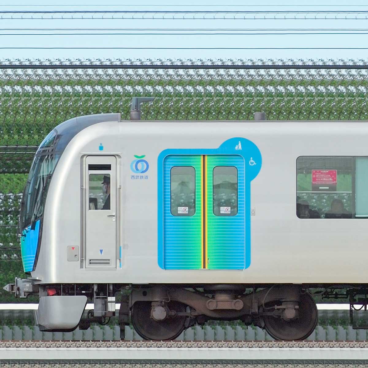 西武40000系40102編成（1位側）｜RailFile.jp｜鉄道車両サイドビューの図鑑