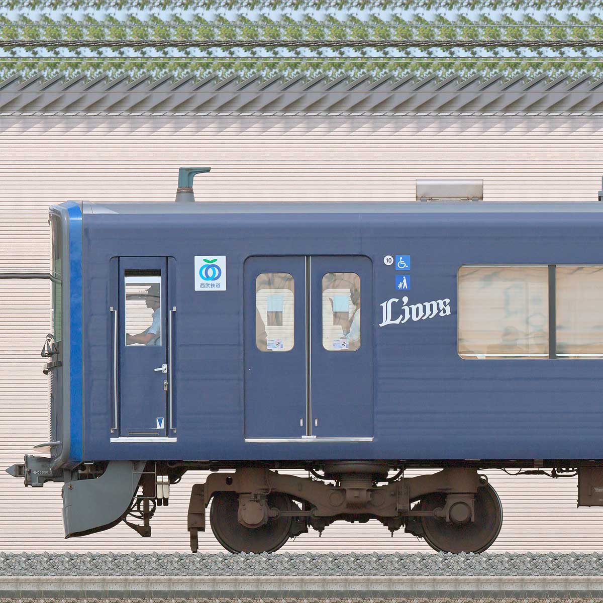 西武20000系20104編成三代目「L-train」2023年（1位側）｜RailFile.jp｜鉄道車両サイドビューの図鑑